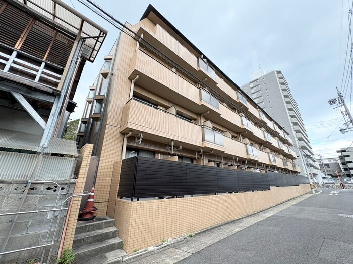 ﾗｲｵﾝｽﾞﾏﾝｼｮﾝ名大ｳｴｽﾄ(408)の物件外観写真