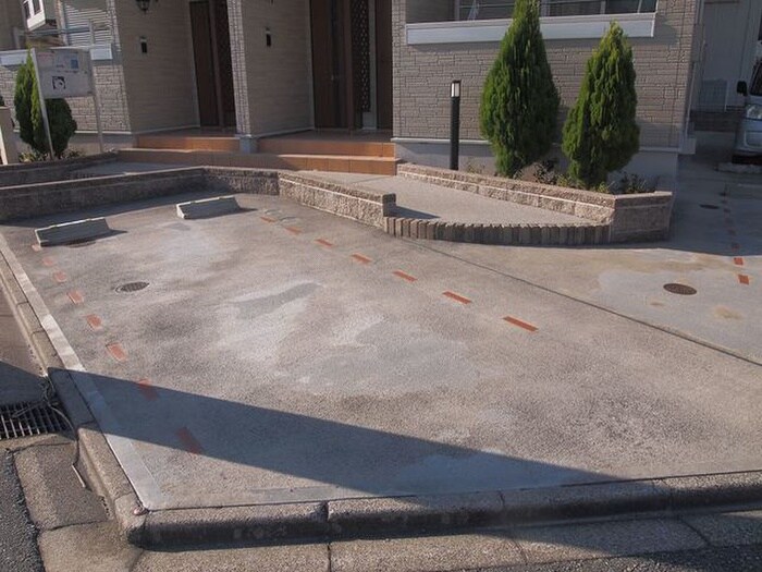 物件外観写真2　(駐輪場)