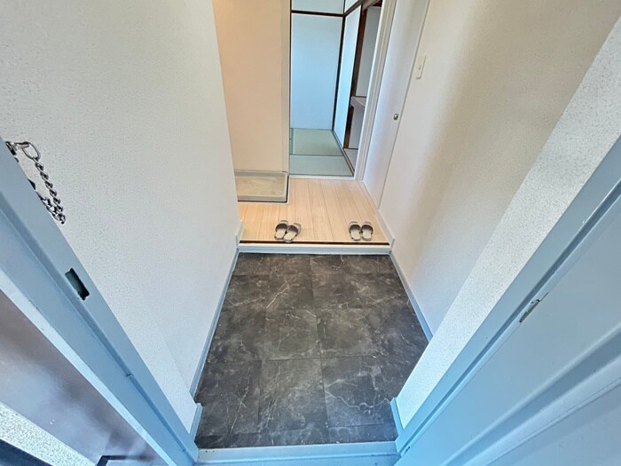 物件内観写真14　(玄関)