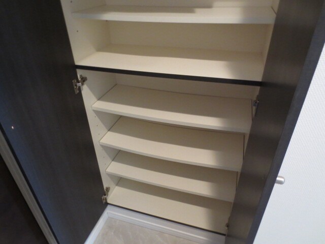 物件内観写真7　(室内からの展望)