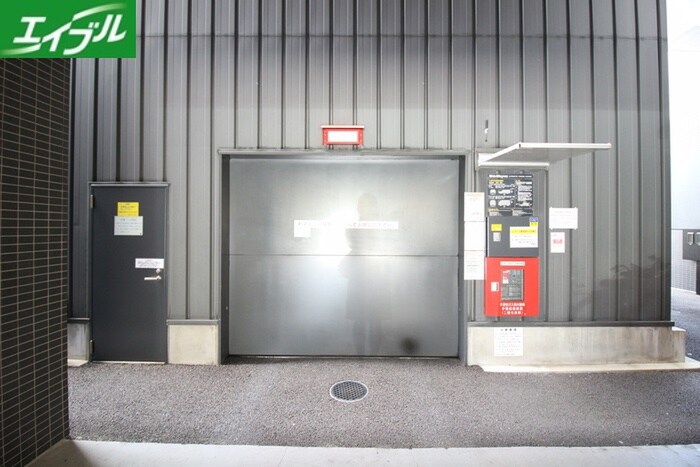 物件外観写真5　(駐車場)