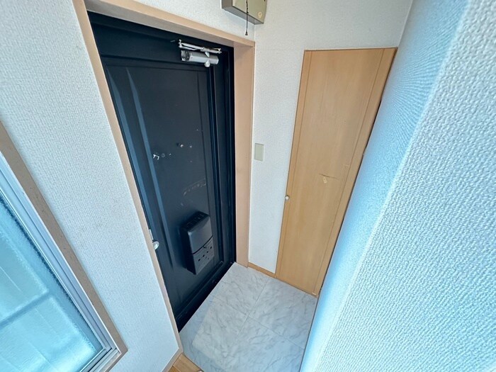 物件内観写真19　(玄関)