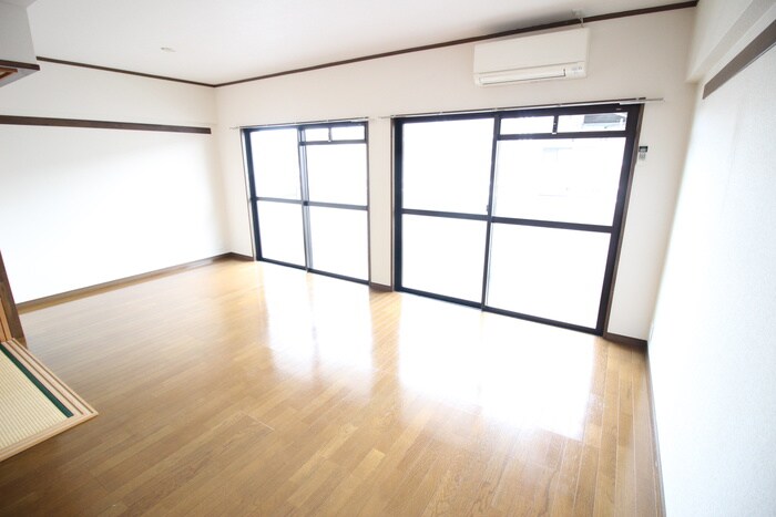 物件内観写真11　(居室)