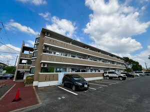 メゾンドヨサミＢ棟外観写真