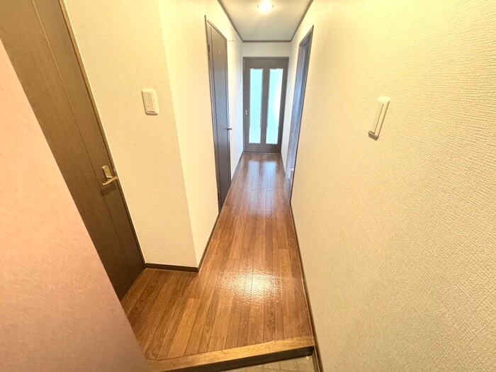 物件内観写真14　(廊下)