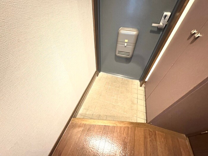 物件内観写真15　(玄関)
