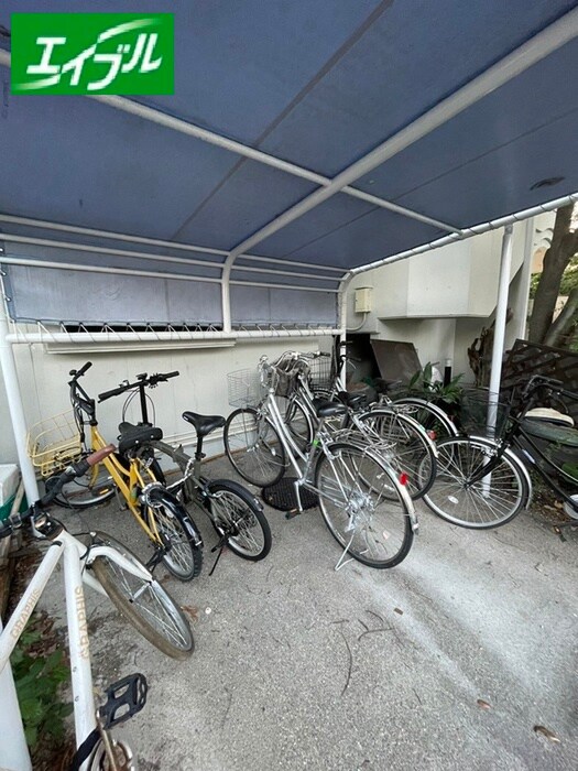 物件外観写真6　(駐輪場)