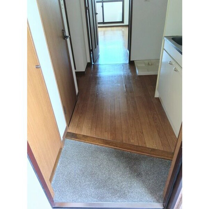 物件内観写真7　(玄関)