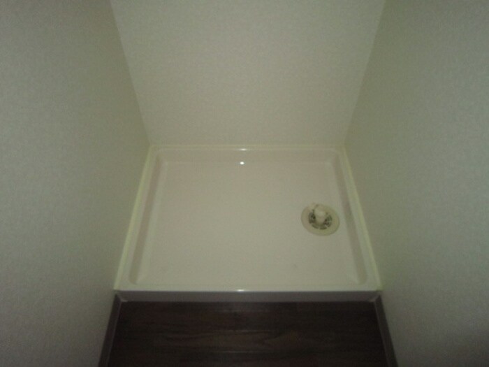 物件内観写真13　(洗濯機置場)