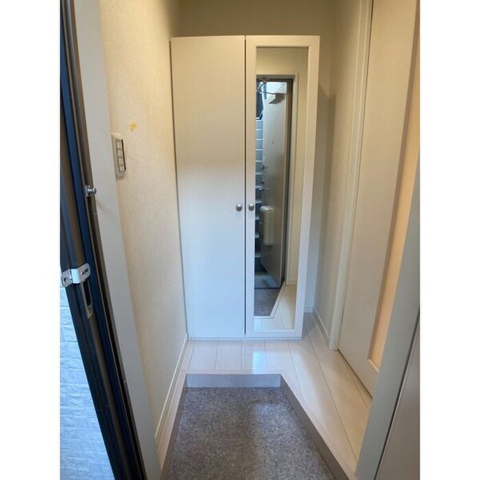 物件内観写真16　(玄関)