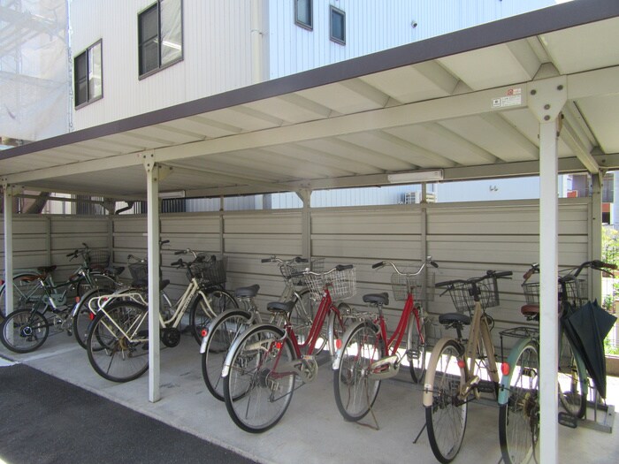 物件外観写真5　(駐輪場)