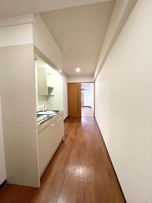 物件内観写真11　(廊下)