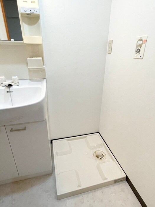 物件内観写真18　(洗濯機置場)