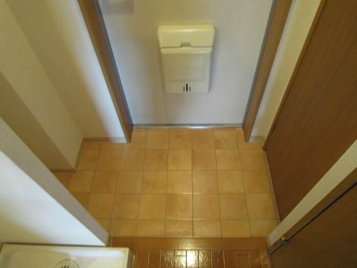 物件内観写真16　(玄関)