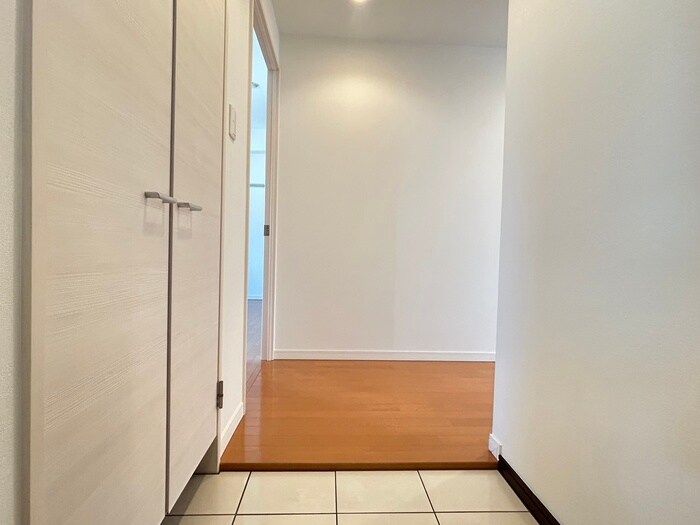 物件内観写真17　(玄関)