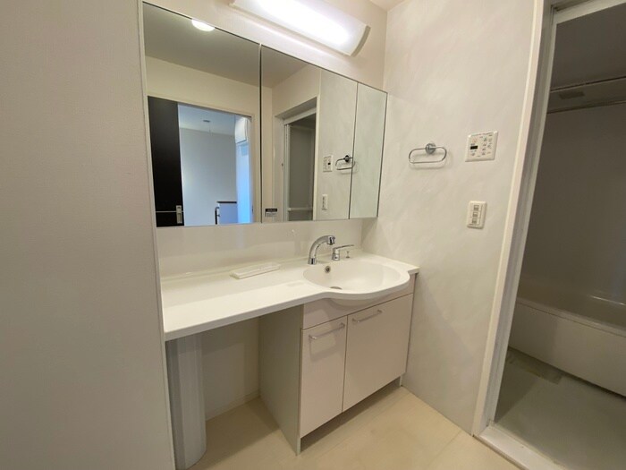 物件内観写真11　(洗面)