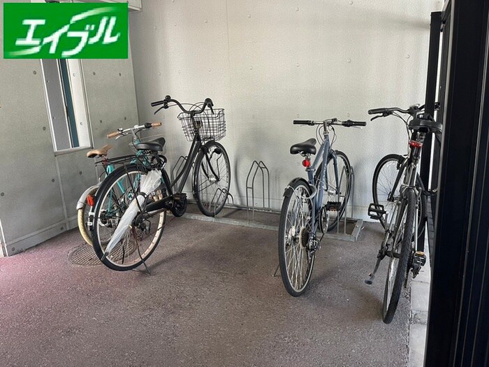 物件外観写真6　(駐輪場)