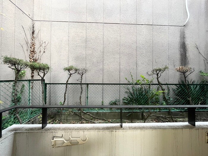 物件内観写真15　(室内からの展望)