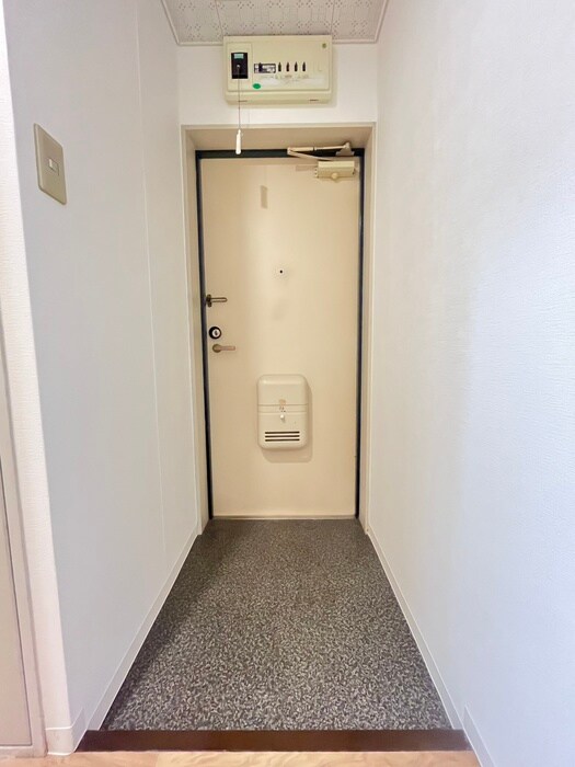 物件内観写真16　(玄関)