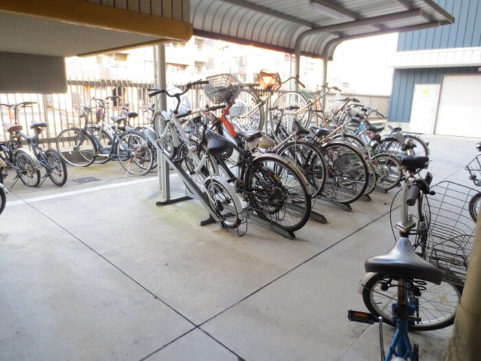 物件外観写真5　(駐輪場)