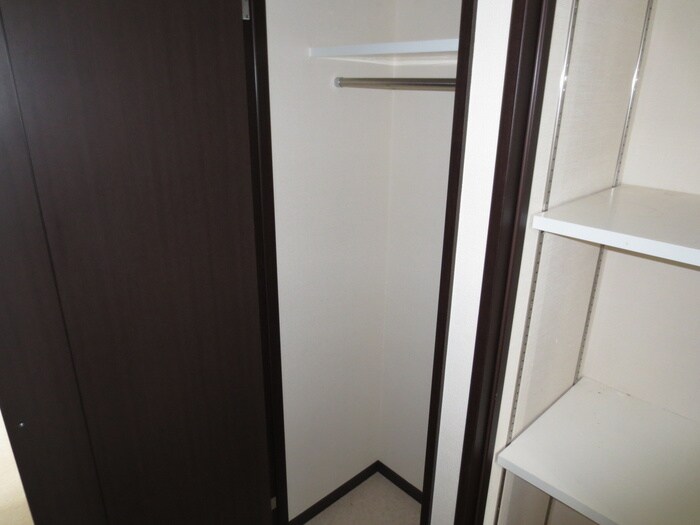 物件内観写真12　(収納)