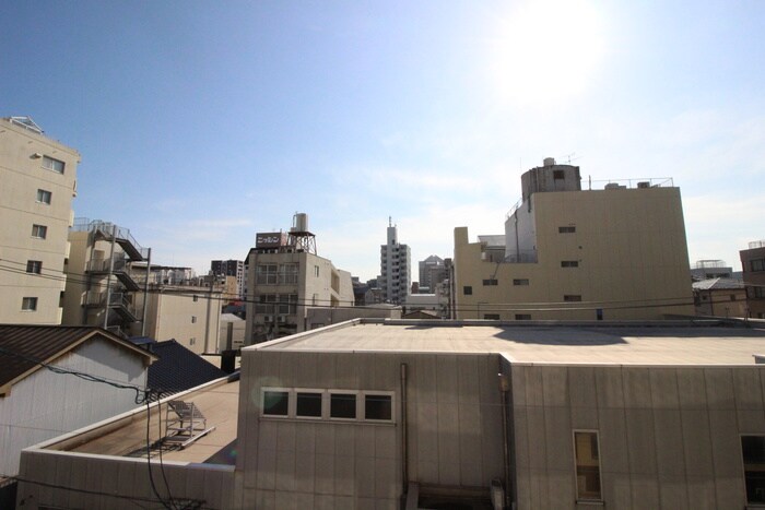 物件内観写真22　(室内からの展望)