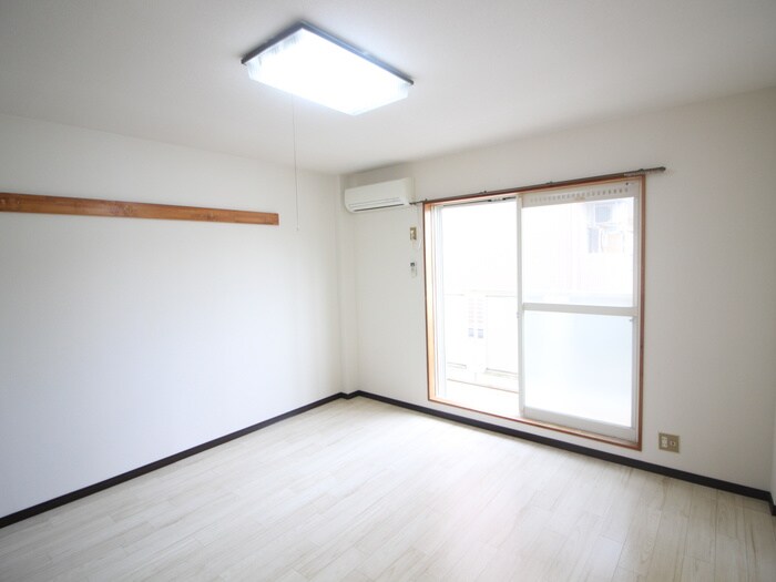 物件内観写真19　(居室)