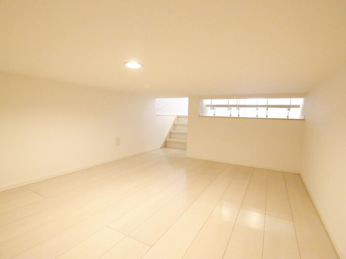 物件内観写真10　(収納)