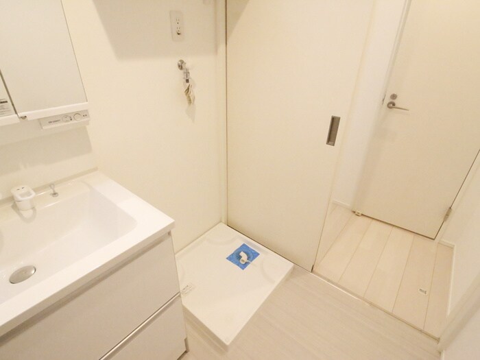 物件内観写真15　(洗濯機置場)