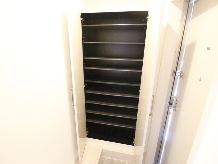 物件内観写真18　(靴箱)