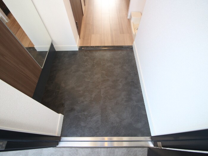 物件内観写真14　(玄関)