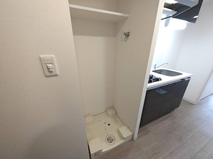 物件内観写真14　(洗濯機置場)