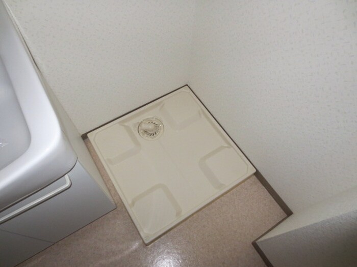 物件内観写真8　(洗濯機置場)