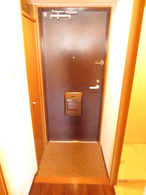 物件内観写真14　(玄関)