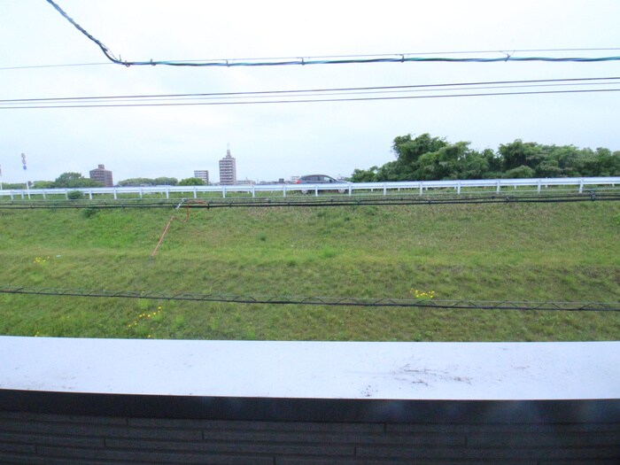 物件内観写真11　(室内からの展望)