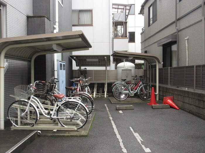 物件外観写真2　(駐輪場)