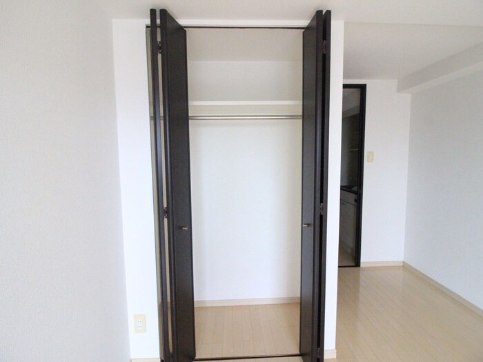 物件内観写真12　(収納)