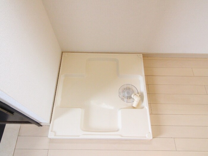 物件内観写真13　(洗濯機置場)