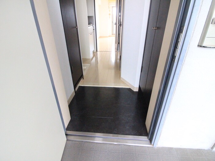 物件内観写真21　(玄関)