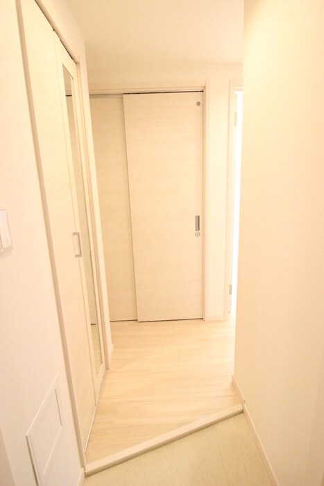 物件内観写真17　(玄関)