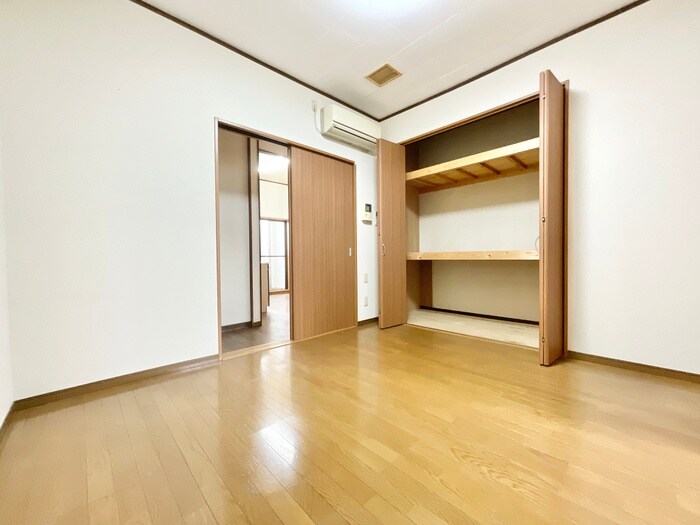 物件内観写真7　(居室)