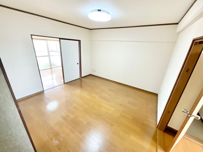 物件内観写真9　(居室)