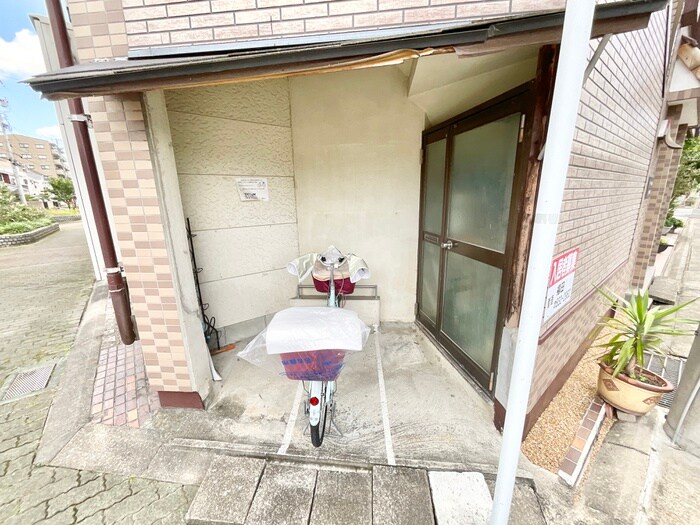 物件外観写真6　(駐輪場)