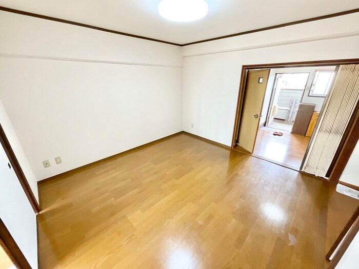 物件内観写真10　(居室)