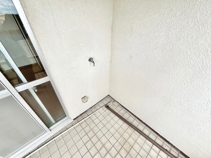 物件内観写真16　(洗濯機置場)