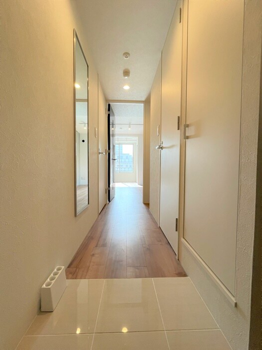 物件内観写真13　(玄関)