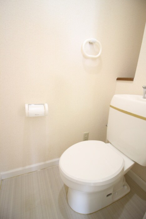 物件内観写真8　(トイレ)