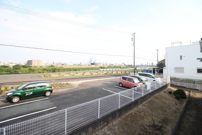 物件内観写真13　(室内からの展望)