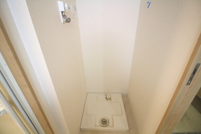 物件内観写真14　(洗濯機置場)