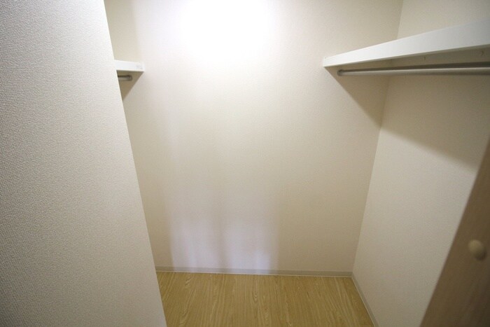 物件内観写真21　(収納)
